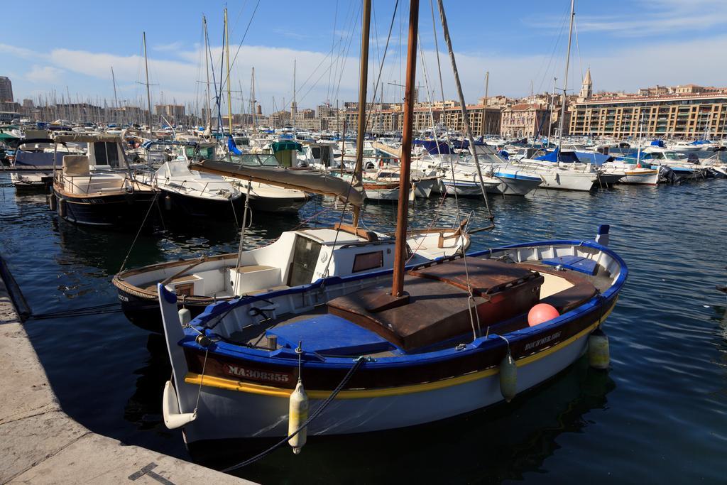 Sunny Vieux Port Apartment Marseilles